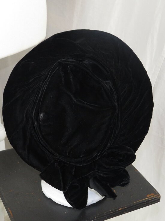 Vintage Black Velvet Bonnet‑Style Hat – Gothic Victorian Drama, Retro Costume main image 4